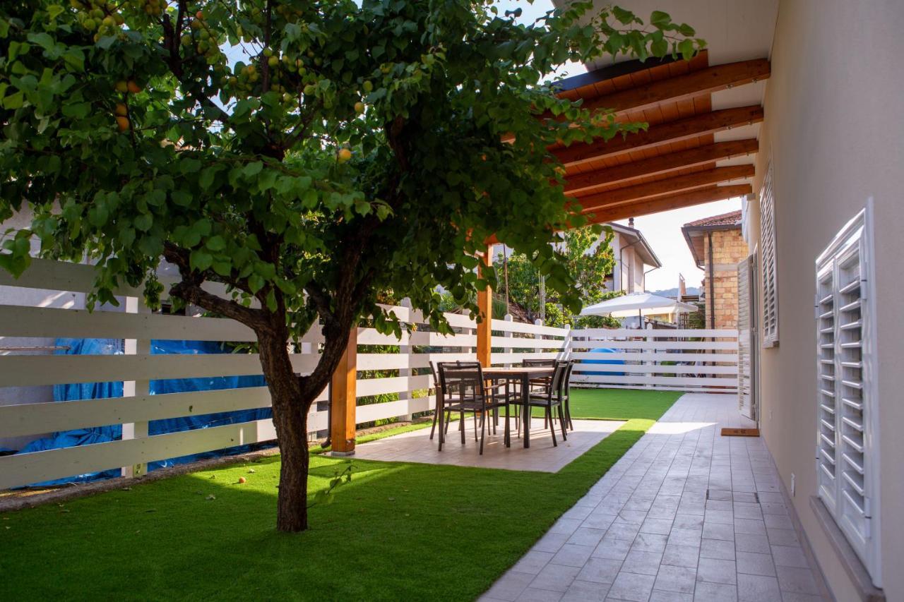 Aria Di Mare Bed & Breakfast Martinsicuro Exterior photo