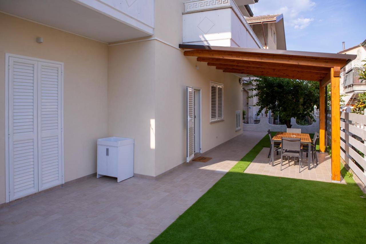 Aria Di Mare Bed & Breakfast Martinsicuro Exterior photo