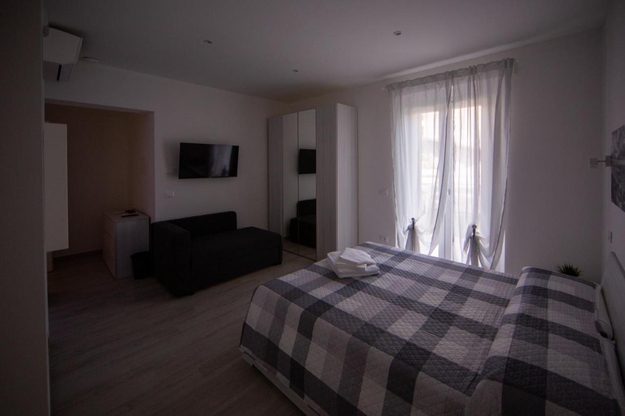 Aria Di Mare Bed & Breakfast Martinsicuro Exterior photo